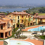 architettura turistico residenziale, lago di Garda