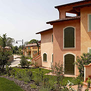 architettura turistico residenziale, lago di Garda